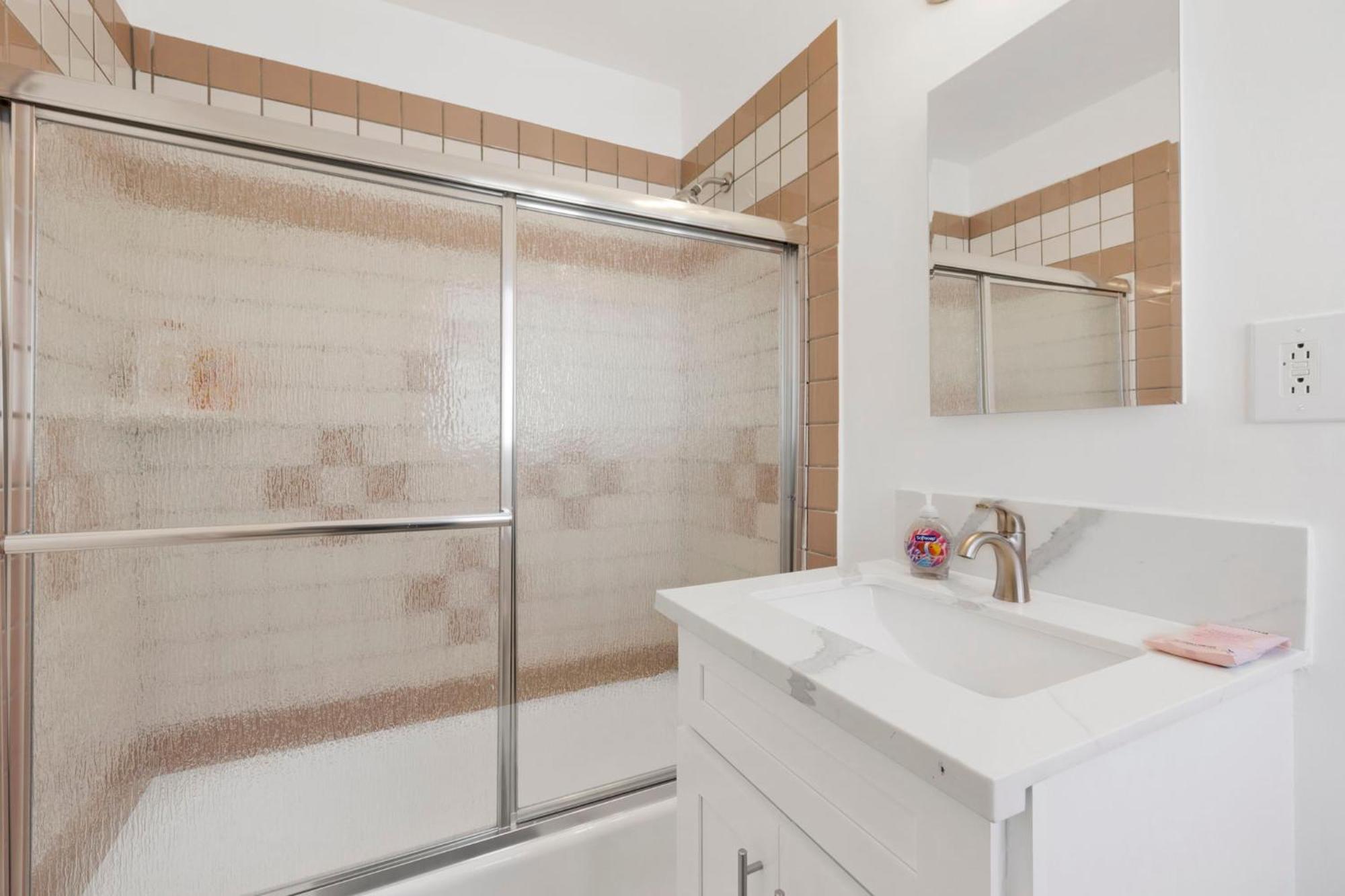 Appartement Cozy, Luxurious, Oasis, With Free Parking *