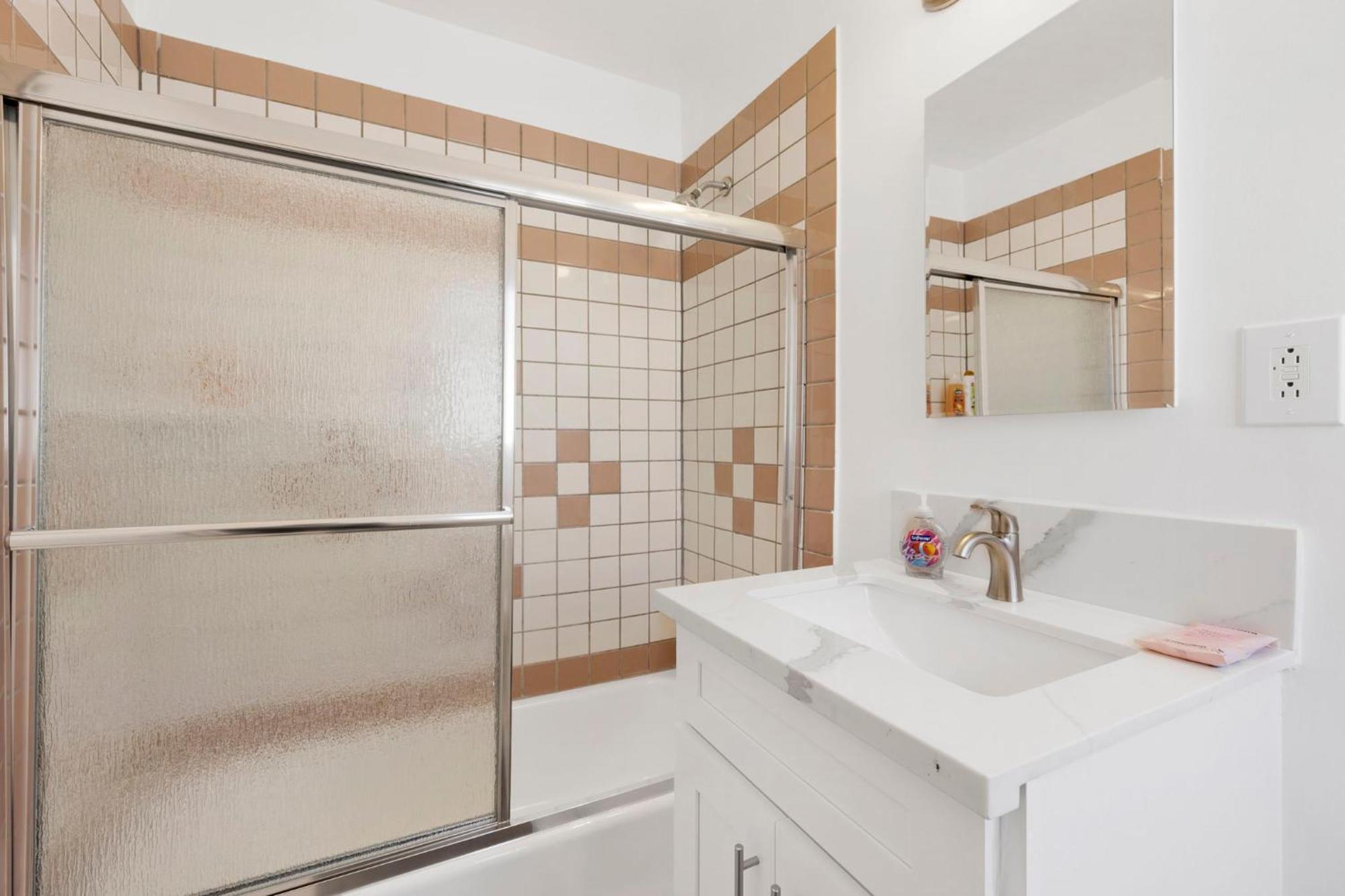 Appartement Cozy, Luxurious, Oasis, With Free Parking *